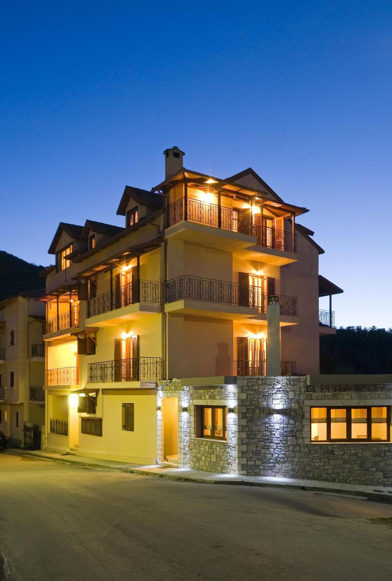 Kalavrita Krinides Apartment And Attics Exteriér fotografie